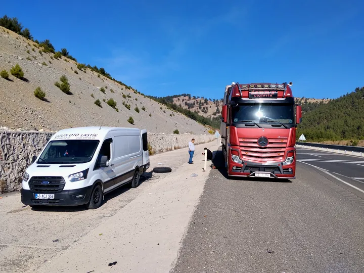 Ağır Vasıta Lastik Yol Yardım